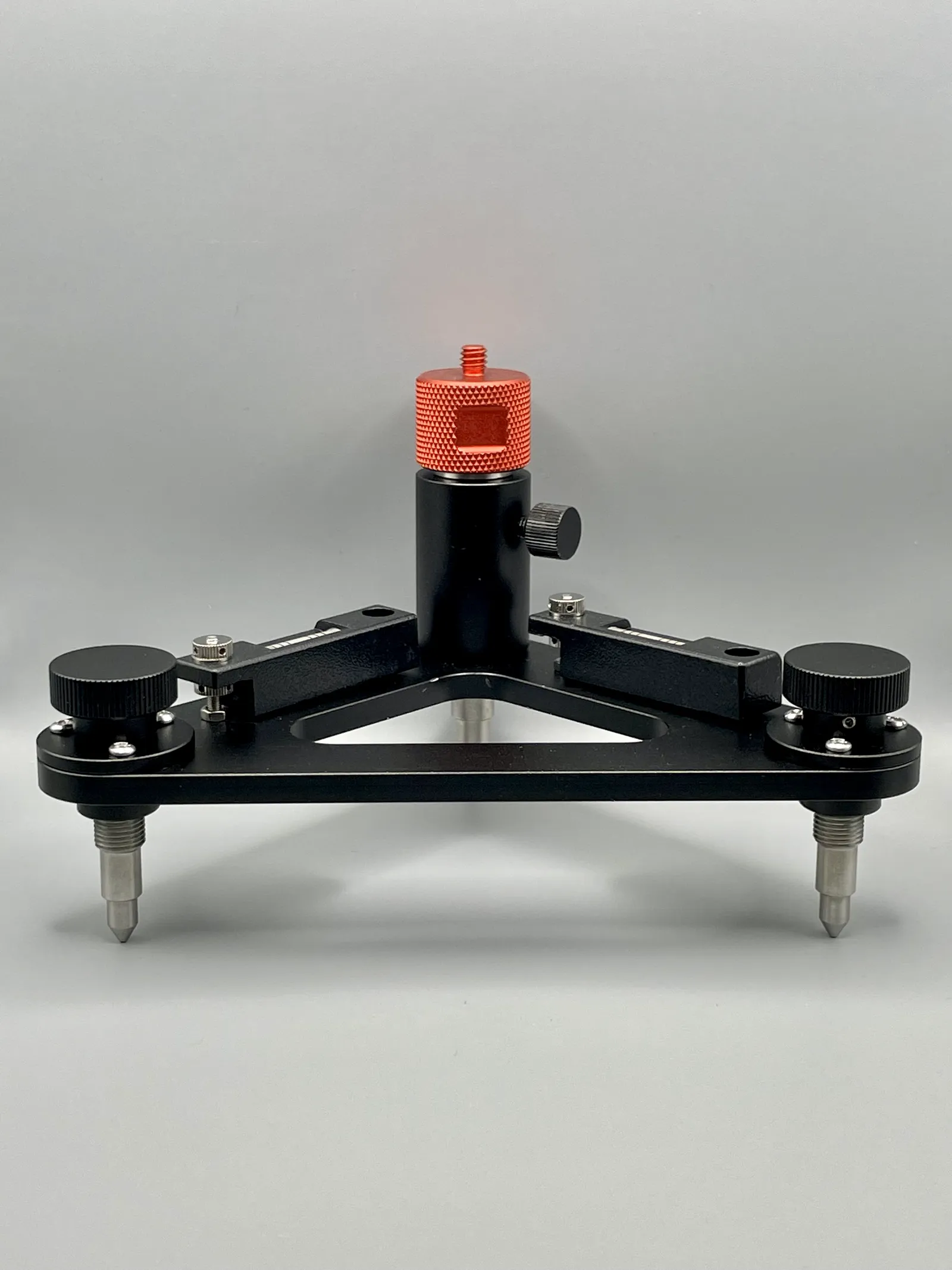 High accuracy aluminum tribrach base for RoboDot