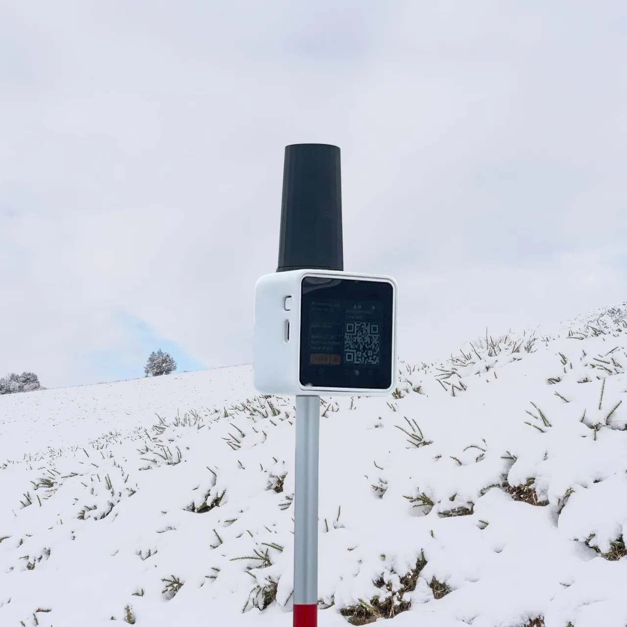 Durable RoboDot RTK GPS receiver for reliable GNSS performance